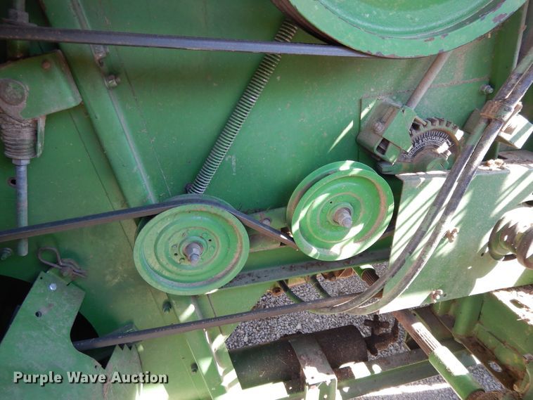 image for item DG7875 1981 John Deere 4420 combine