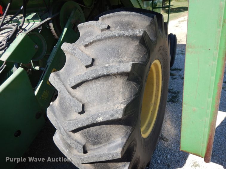 image for item DG7875 1981 John Deere 4420 combine