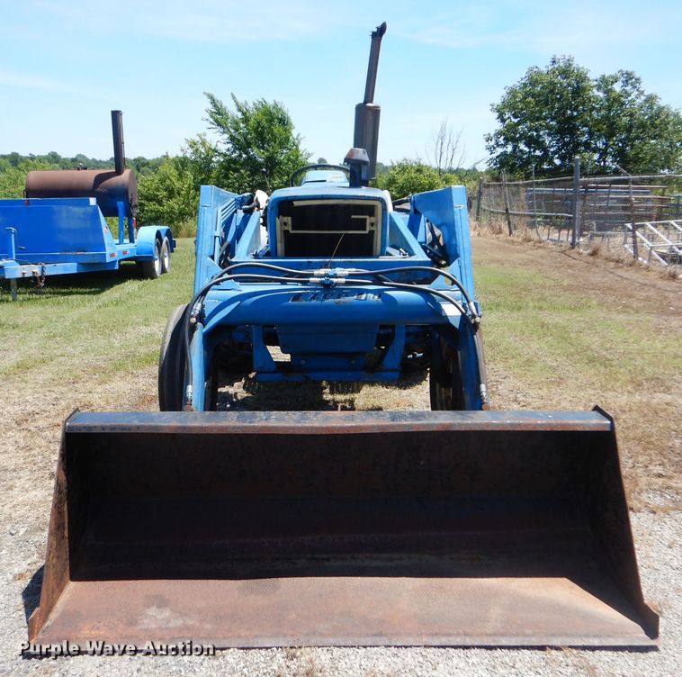 image for item DG8662 Ford 3000  tractor