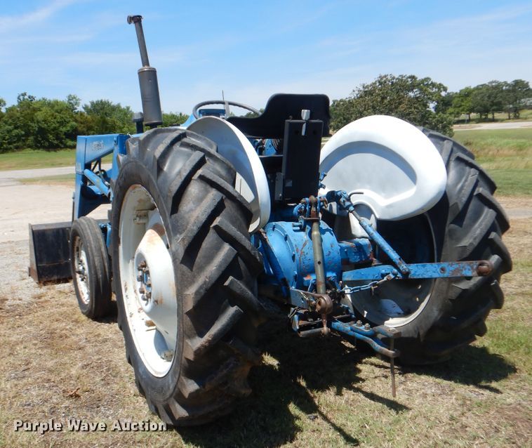 image for item DG8662 Ford 3000  tractor