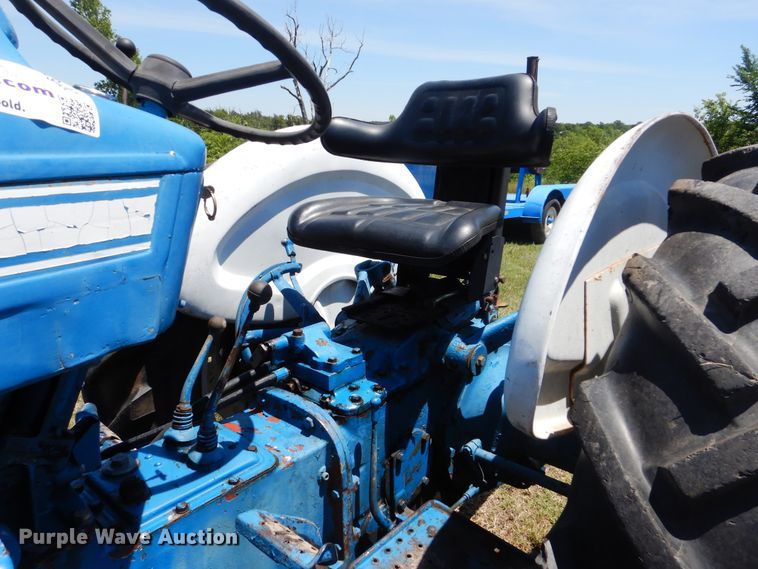 image for item DG8662 Ford 3000  tractor