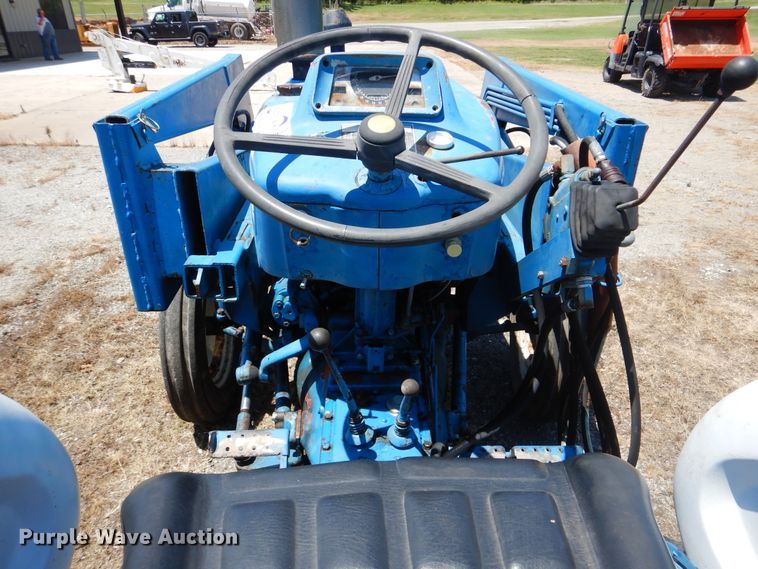 image for item DG8662 Ford 3000  tractor