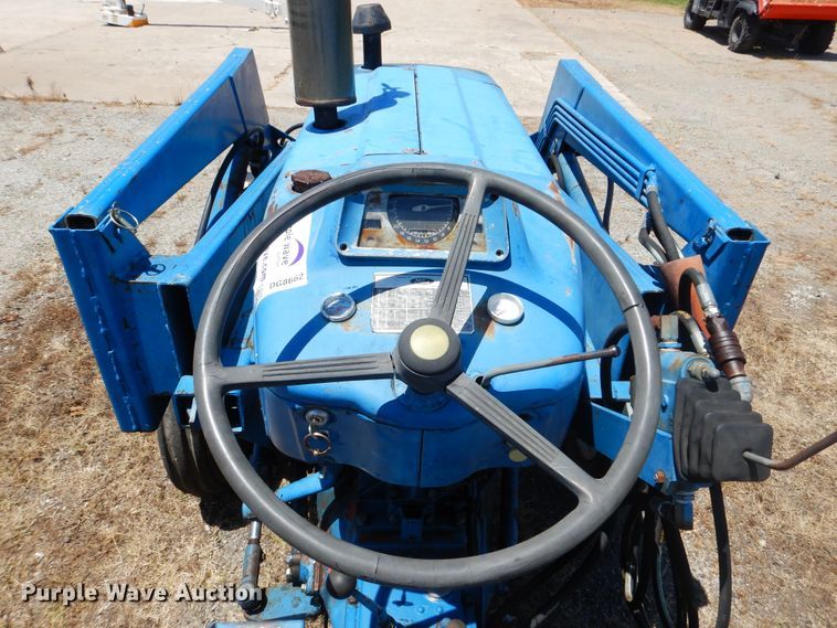 image for item DG8662 Ford 3000  tractor