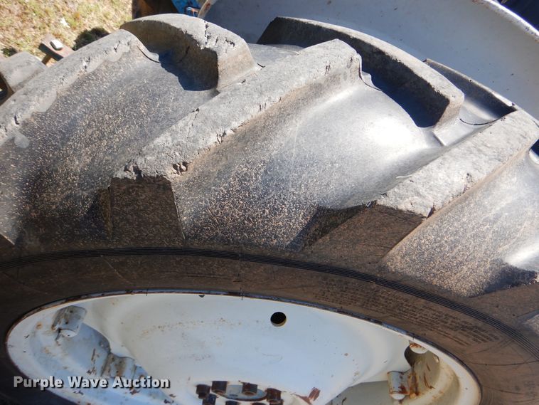 image for item DG8662 Ford 3000  tractor