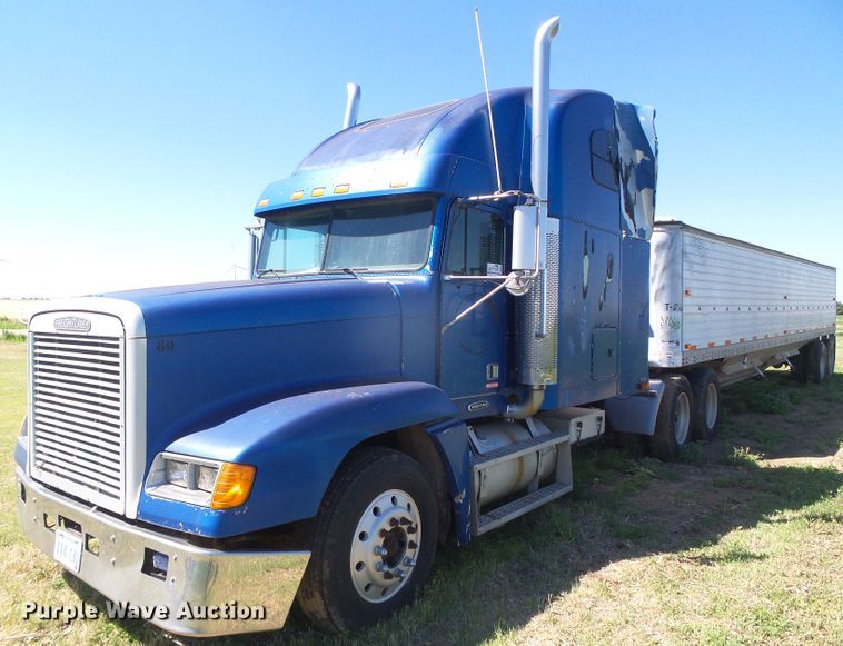 image for item DH4976 1997 Freightliner FLD  semi truck