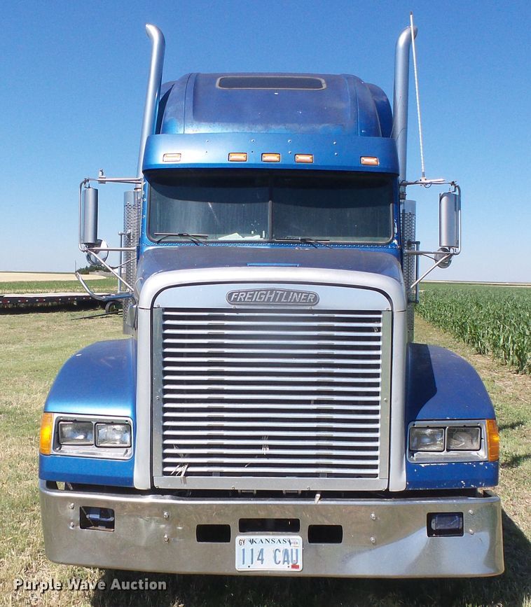 image for item DH4976 1997 Freightliner FLD  semi truck