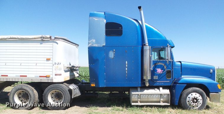 image for item DH4976 1997 Freightliner FLD  semi truck