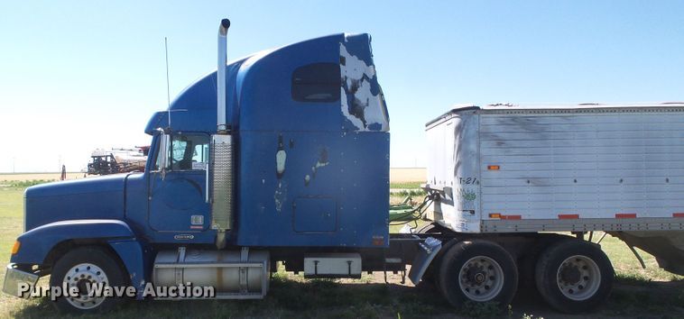 image for item DH4976 1997 Freightliner FLD  semi truck