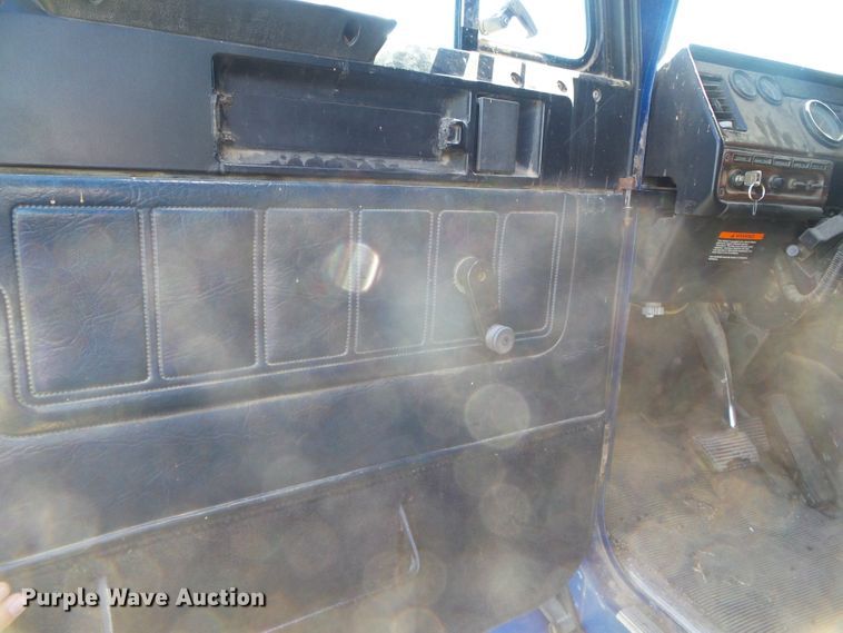 image for item DH4976 1997 Freightliner FLD  semi truck