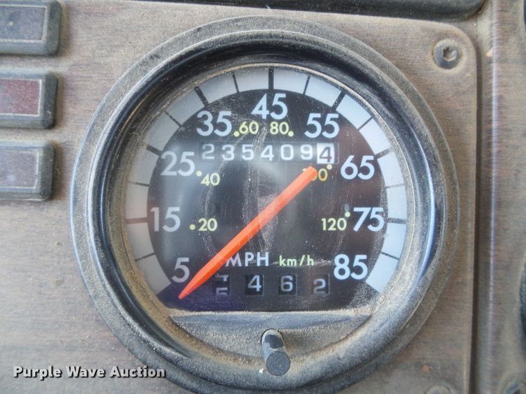 image for item DH4976 1997 Freightliner FLD  semi truck