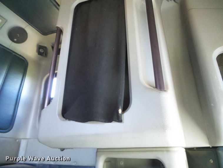 image for item DH4976 1997 Freightliner FLD  semi truck