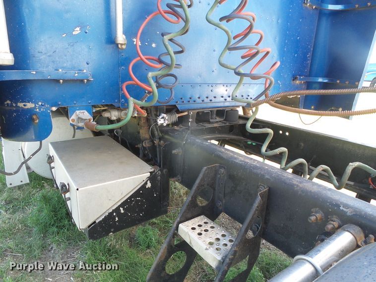 image for item DH4976 1997 Freightliner FLD  semi truck