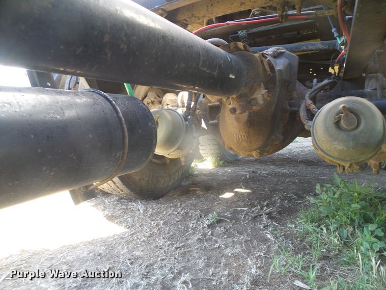 image for item DH4976 1997 Freightliner FLD  semi truck