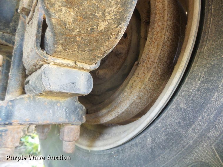 image for item DH4976 1997 Freightliner FLD  semi truck