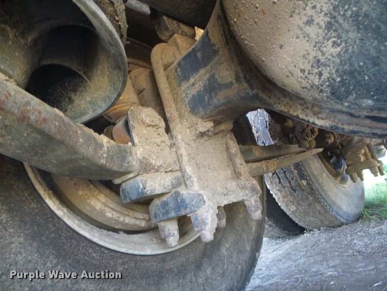 image for item DH4976 1997 Freightliner FLD  semi truck