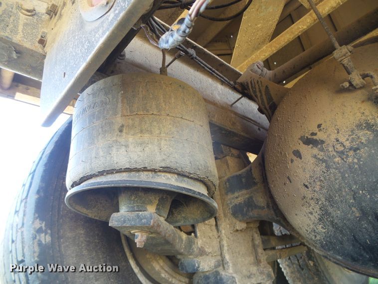 image for item DH4976 1997 Freightliner FLD  semi truck