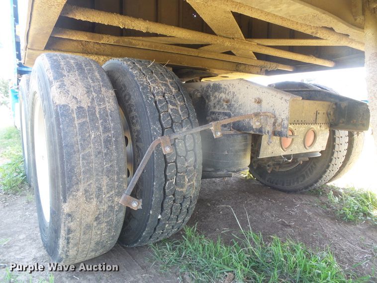 image for item DH4976 1997 Freightliner FLD  semi truck