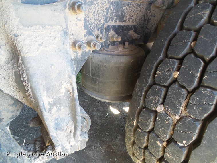 image for item DH4976 1997 Freightliner FLD  semi truck