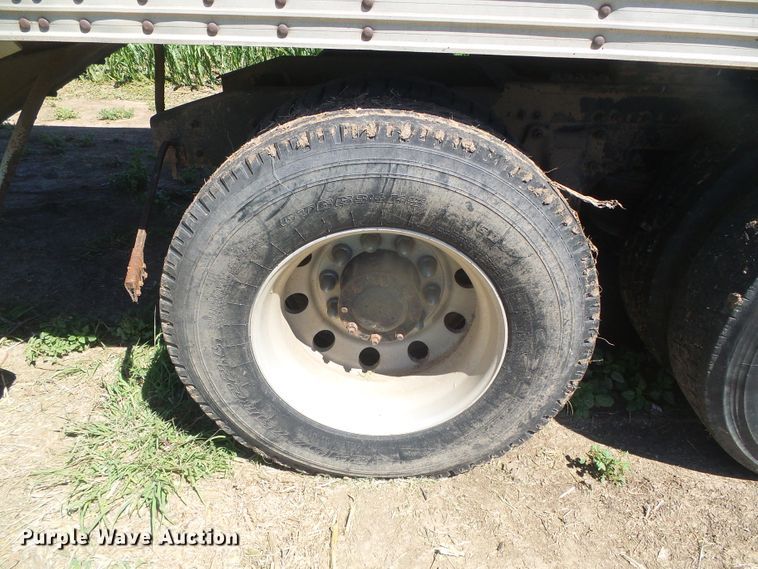 image for item DH4976 1997 Freightliner FLD  semi truck