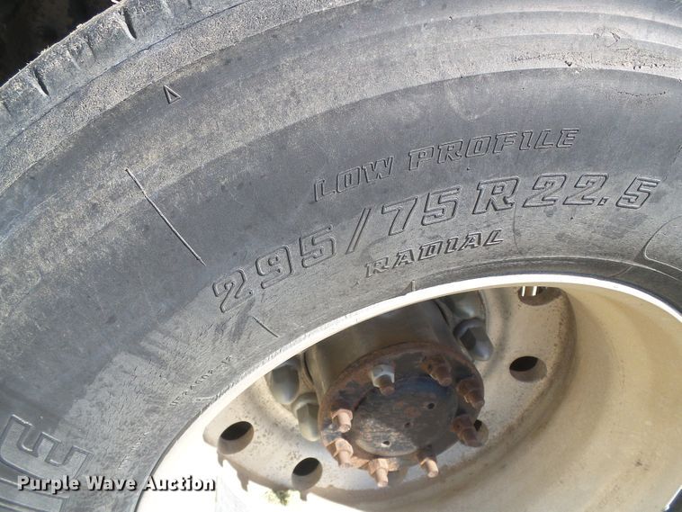 image for item DH4976 1997 Freightliner FLD  semi truck