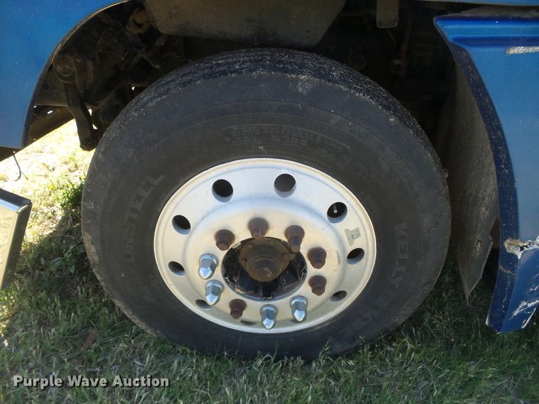 image for item DH4976 1997 Freightliner FLD  semi truck