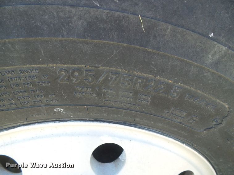 image for item DH4976 1997 Freightliner FLD  semi truck