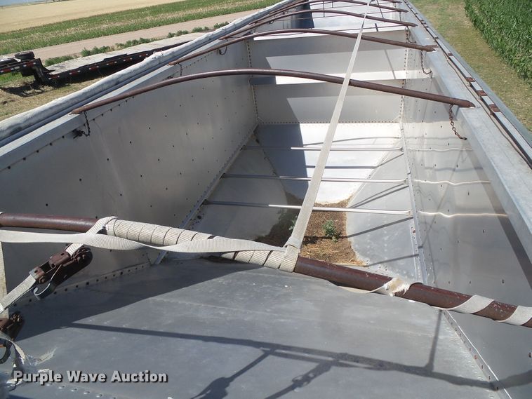 image for item DH4977 1982 Timpte Super Hopper double hopper bottom grain trailer