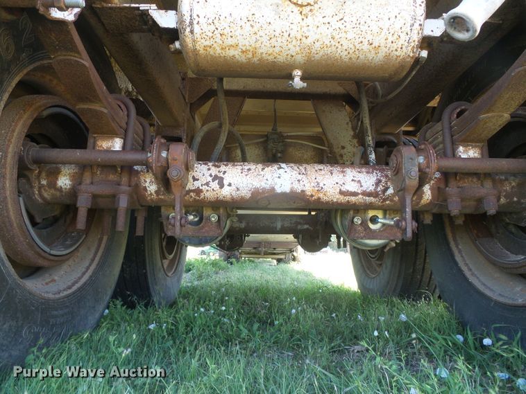 image for item DH4977 1982 Timpte Super Hopper double hopper bottom grain trailer