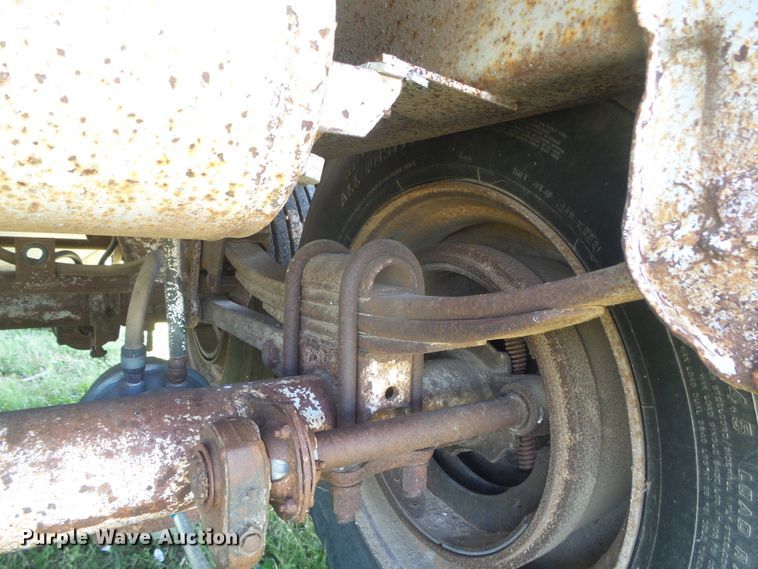 image for item DH4977 1982 Timpte Super Hopper double hopper bottom grain trailer