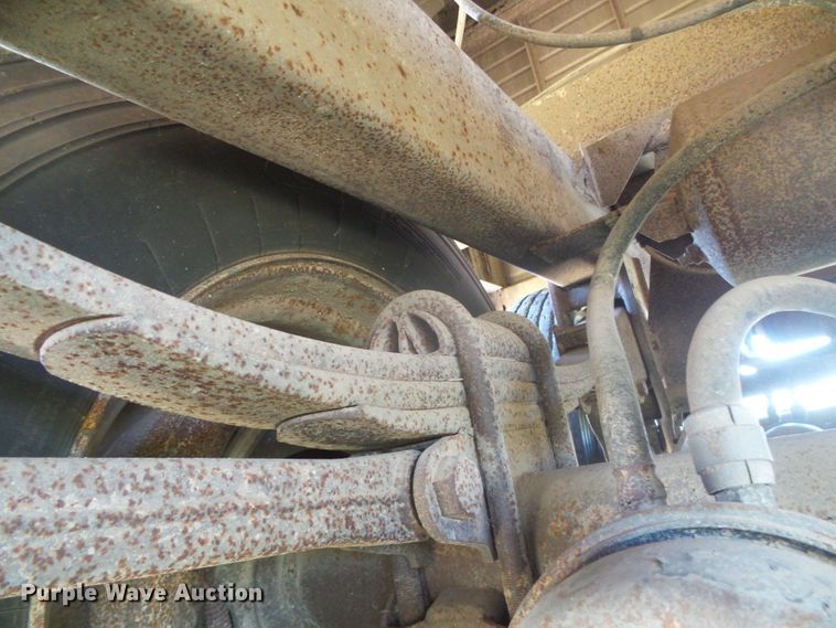 image for item DH4977 1982 Timpte Super Hopper double hopper bottom grain trailer