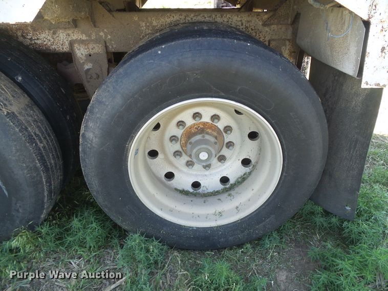 image for item DH4977 1982 Timpte Super Hopper double hopper bottom grain trailer