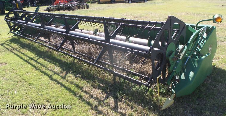 image for item DH4978 1998 John Deere 925 head