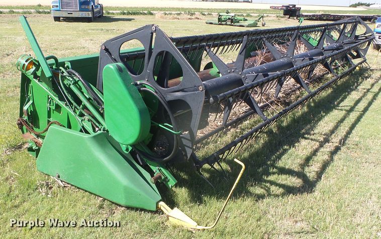 image for item DH4978 1998 John Deere 925 head