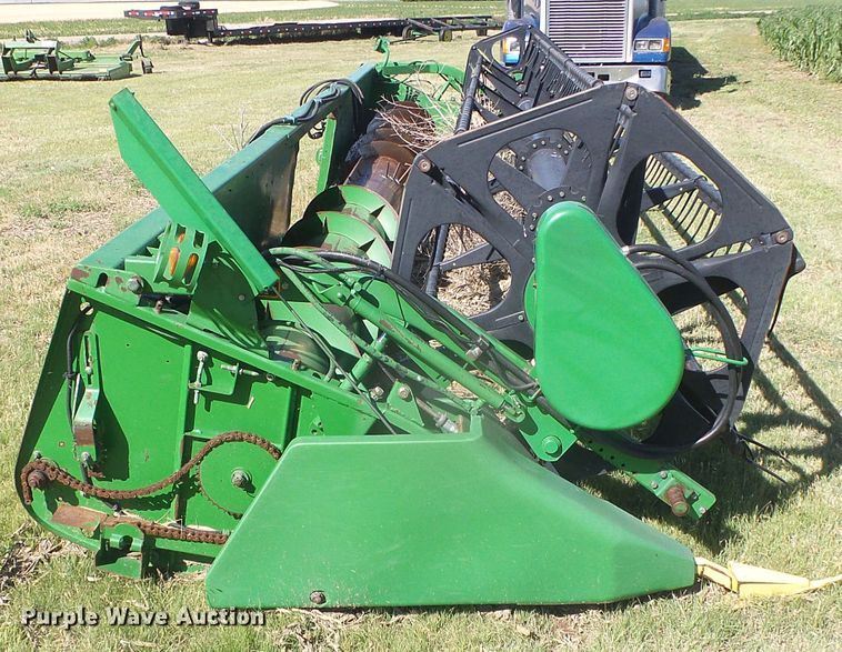 image for item DH4978 1998 John Deere 925 head