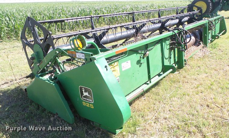 image for item DH4978 1998 John Deere 925 head