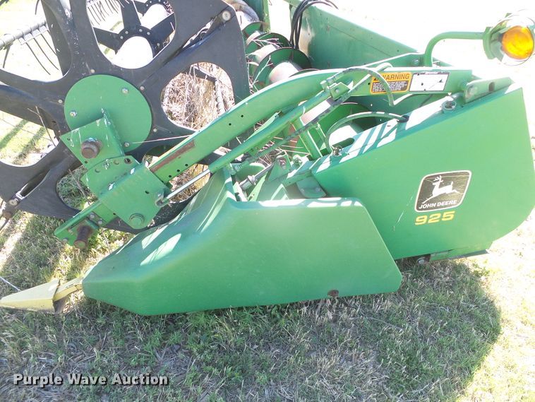 image for item DH4978 1998 John Deere 925 head