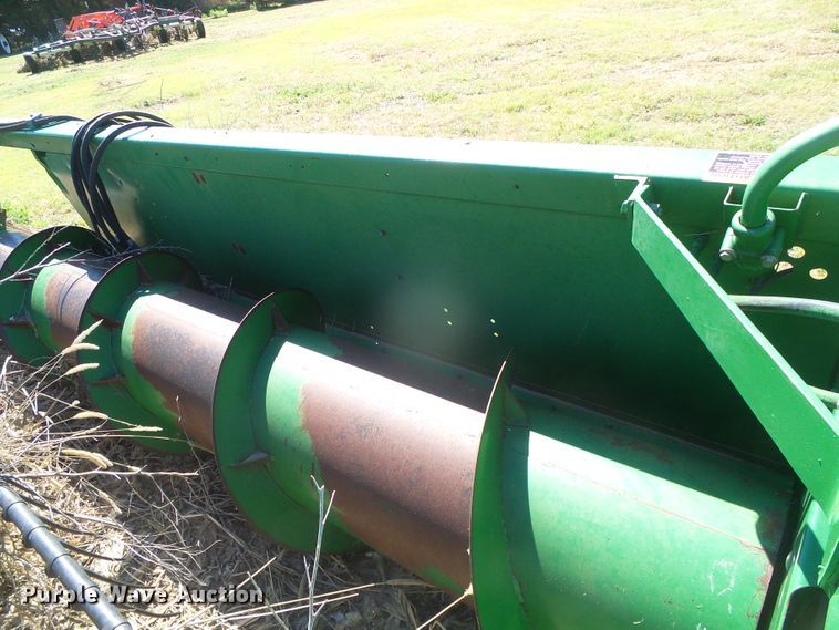 image for item DH4978 1998 John Deere 925 head