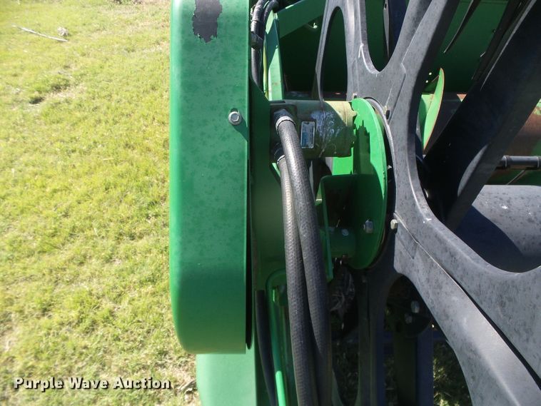 image for item DH4978 1998 John Deere 925 head
