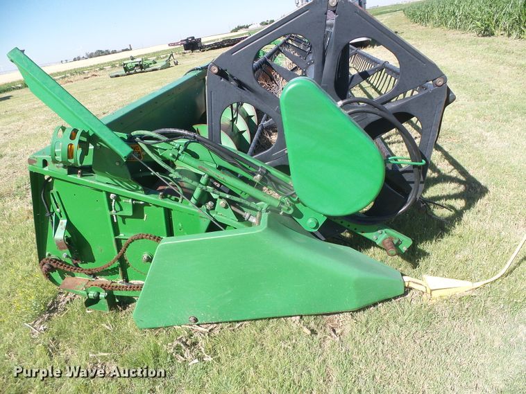 image for item DH4978 1998 John Deere 925 head