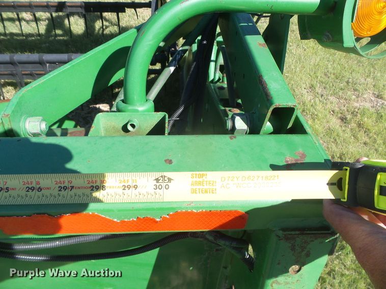 image for item DH4978 1998 John Deere 925 head