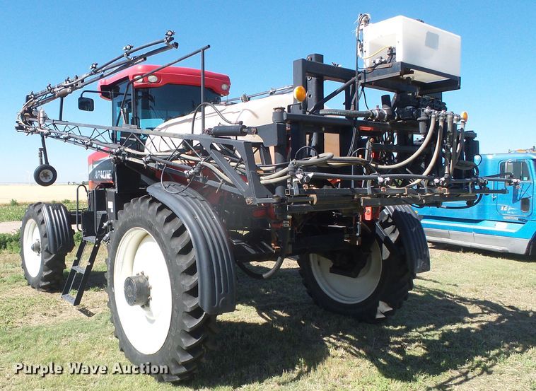 image for item DH4983 2007 Apache AS710 sprayer