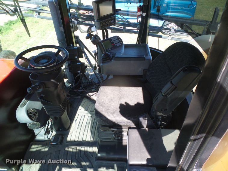 image for item DH4983 2007 Apache AS710 sprayer