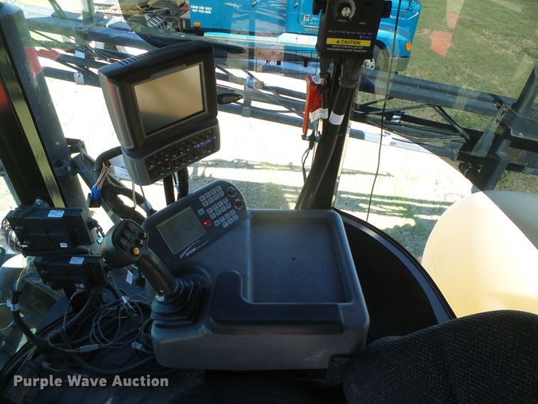 image for item DH4983 2007 Apache AS710 sprayer