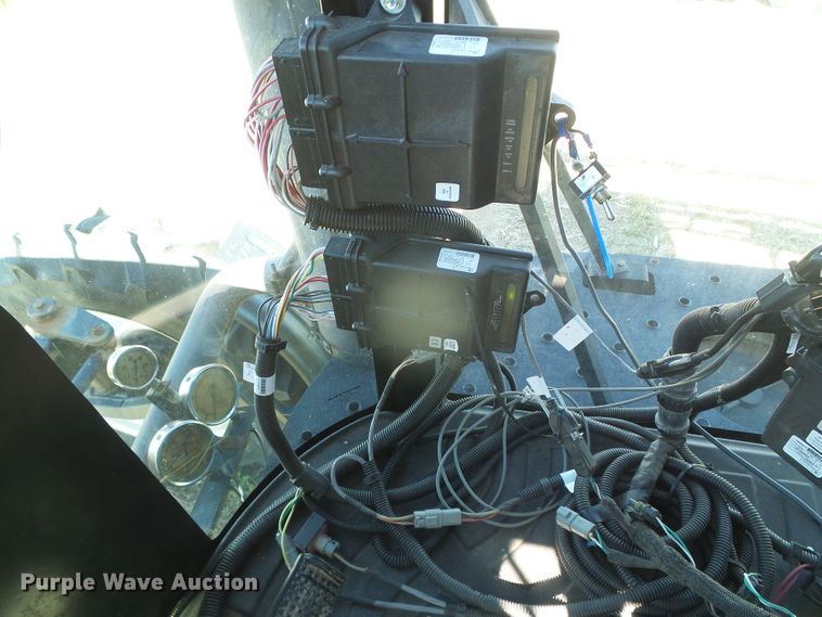 image for item DH4983 2007 Apache AS710 sprayer