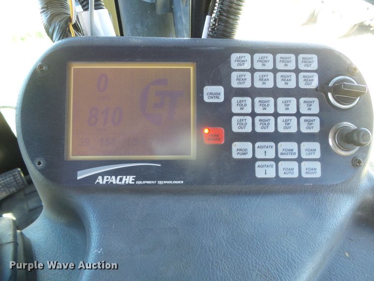 image for item DH4983 2007 Apache AS710 sprayer