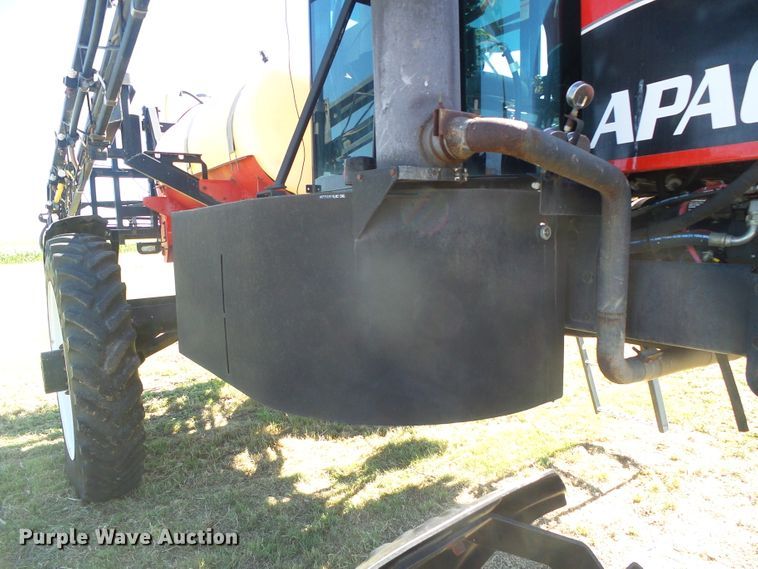 image for item DH4983 2007 Apache AS710 sprayer
