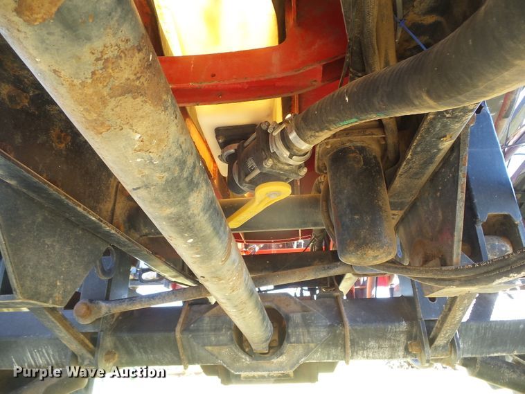 image for item DH4983 2007 Apache AS710 sprayer