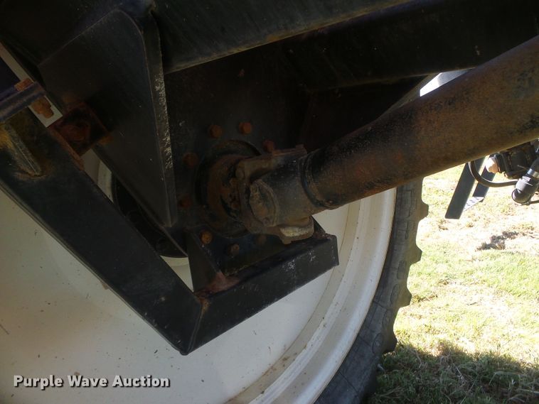 image for item DH4983 2007 Apache AS710 sprayer