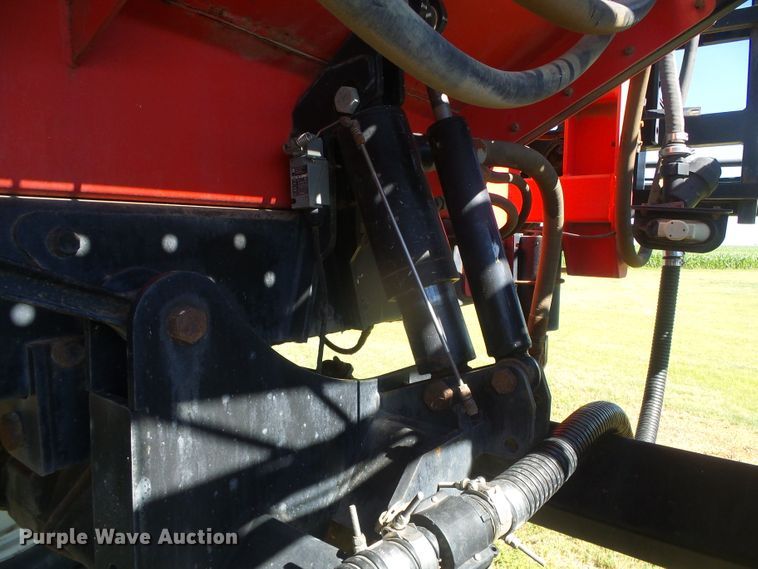 image for item DH4983 2007 Apache AS710 sprayer