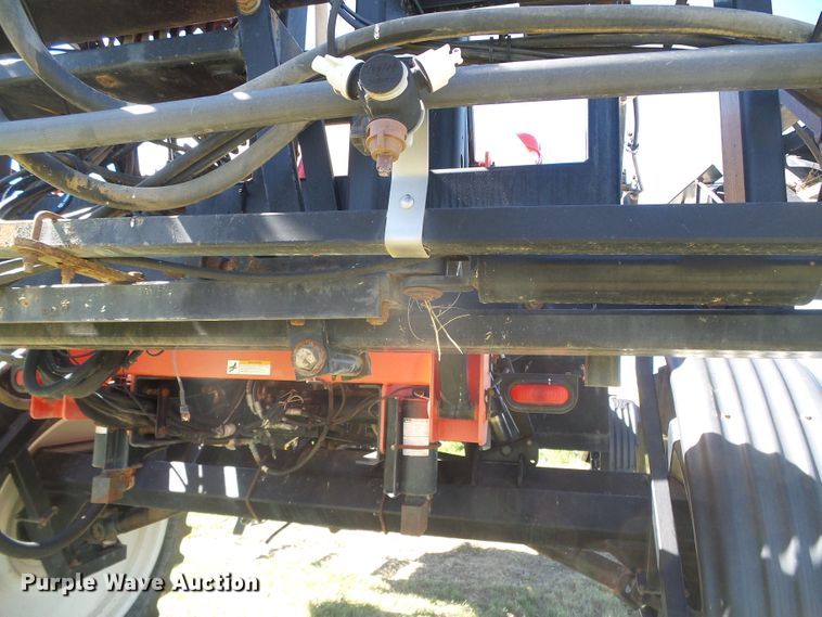 image for item DH4983 2007 Apache AS710 sprayer